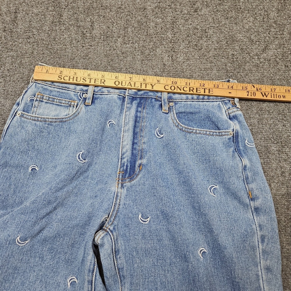 Y2K PacSun Crescent Moon AOP Jeans Sz 26 (fits 28x28) Light Wash Mom Fit Denim - Picture 7 of 9